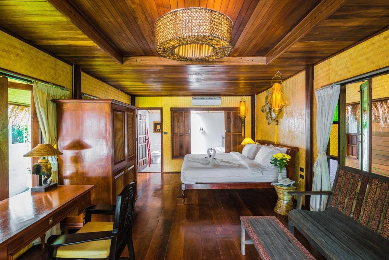 Bora Bora Villa Phuket Chalong Esterno foto
