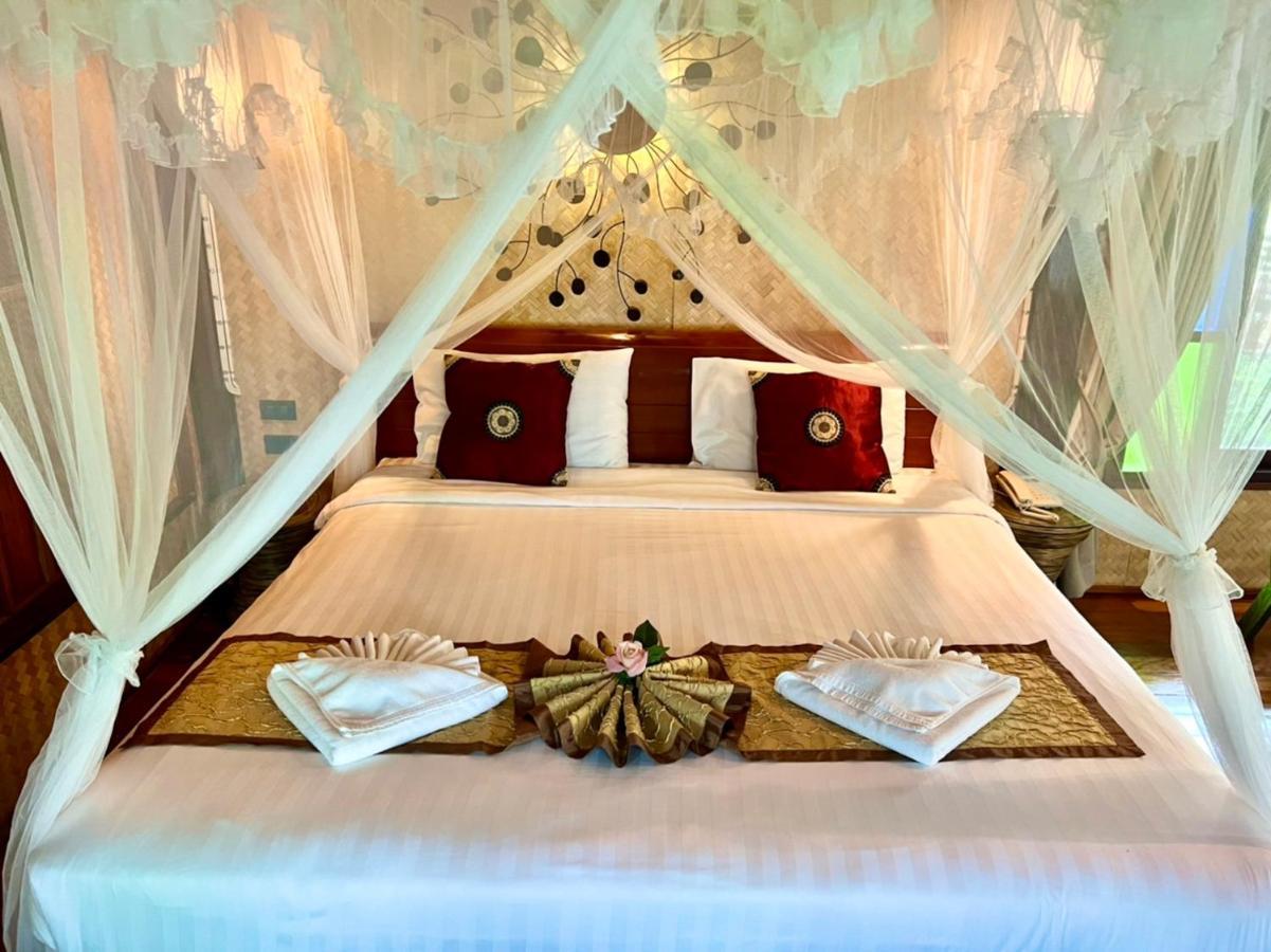 Bora Bora Villa Phuket Chalong Esterno foto