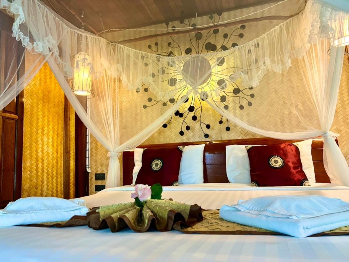 Bora Bora Villa Phuket Chalong Esterno foto
