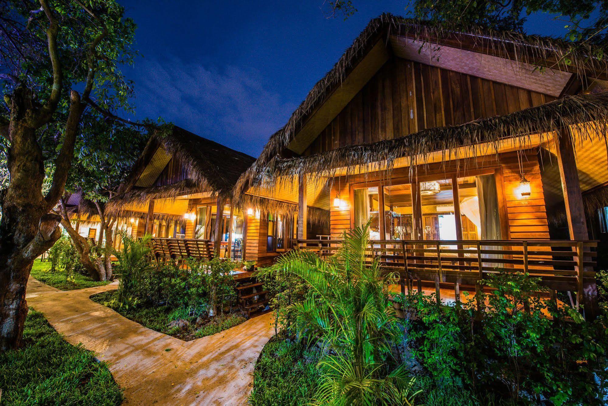 Bora Bora Villa Phuket Chalong Esterno foto